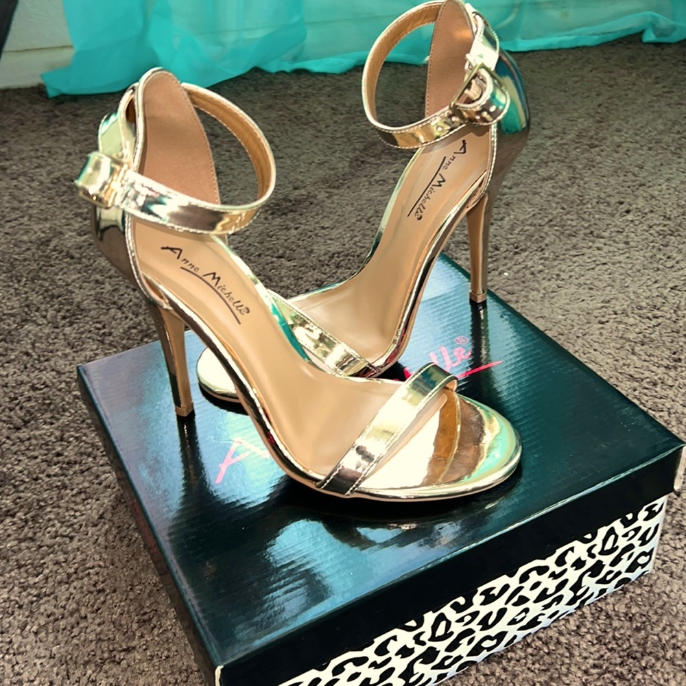 Ladies shiny gold, High Heels